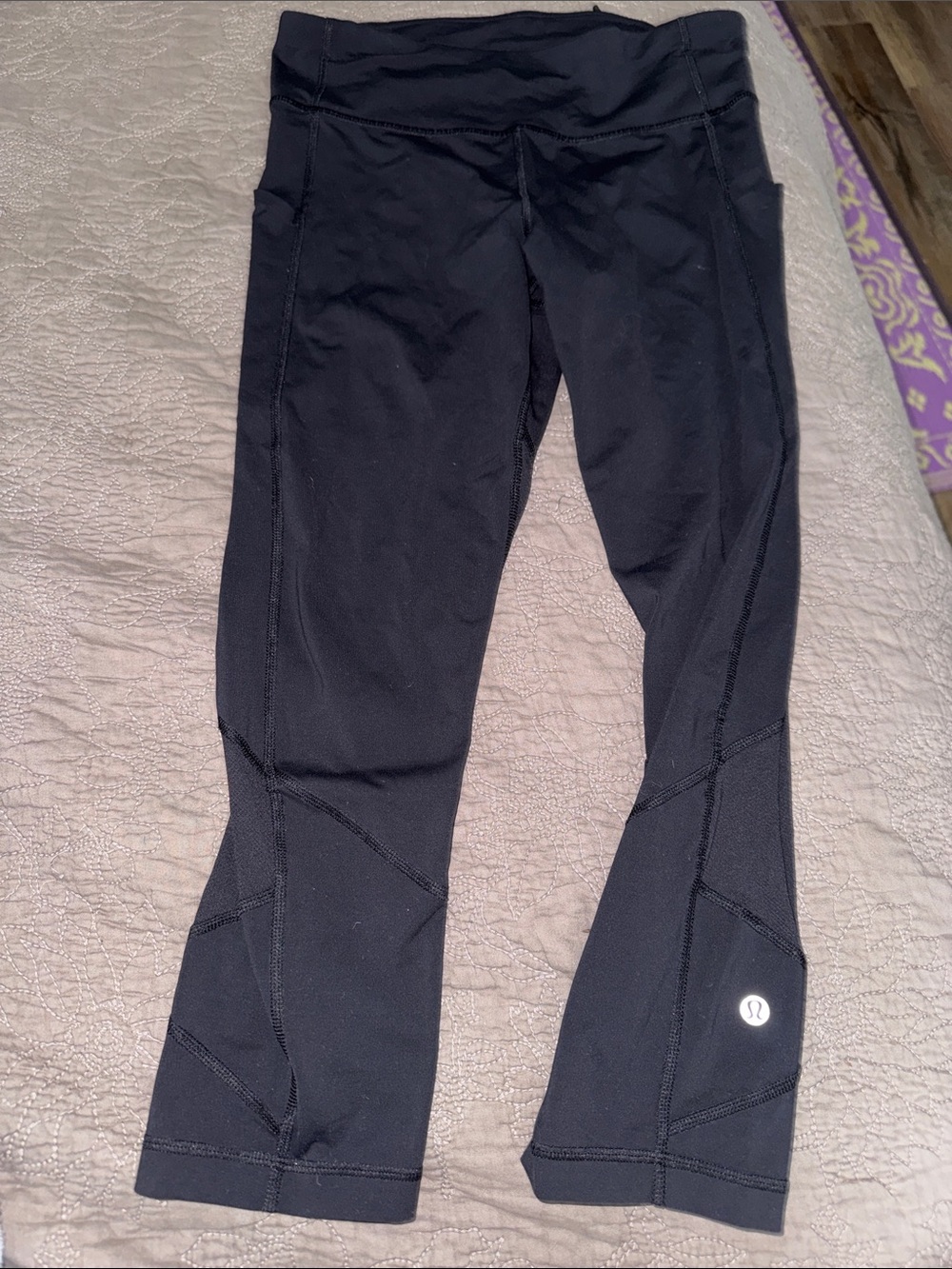 lululemon athletica Black Ankle Cropped Leggings Size 6